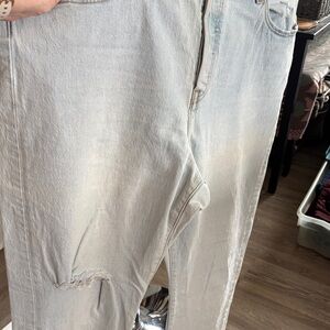 Levi's 501 Jeans in Light Blue Denim with White Label